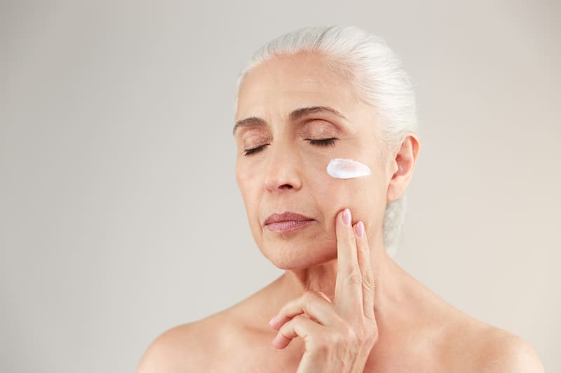 Las dos cremas Nivea tienen características diferentes y pueden utilizarse según las necesidades de la piel.
