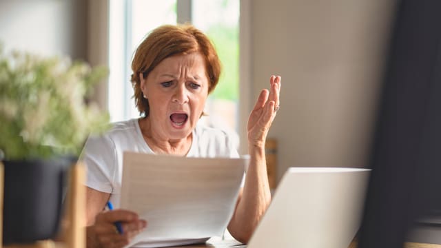 Confirmado por la justicia | Una mujer debe devolverle miles de euros a la Seguridad Social por haber cobrado una herencia: a qué se debe