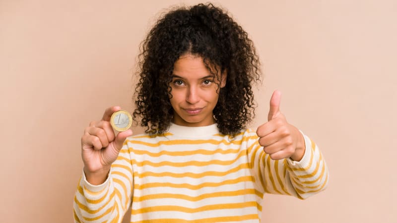 Cómo es la nueva moneda de 60 euros publicada en el BOE y qué características tiene esta emisión conmemorativa vinculada a un reciente hito institucional en España.