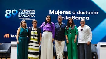 El techo de cristal bancario: 53% de la plantilla es mujer, pero solo 28% manda