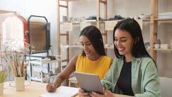 Emprender en México: La doble jornada y la falta de crédito frenan el potencial de las mujeres