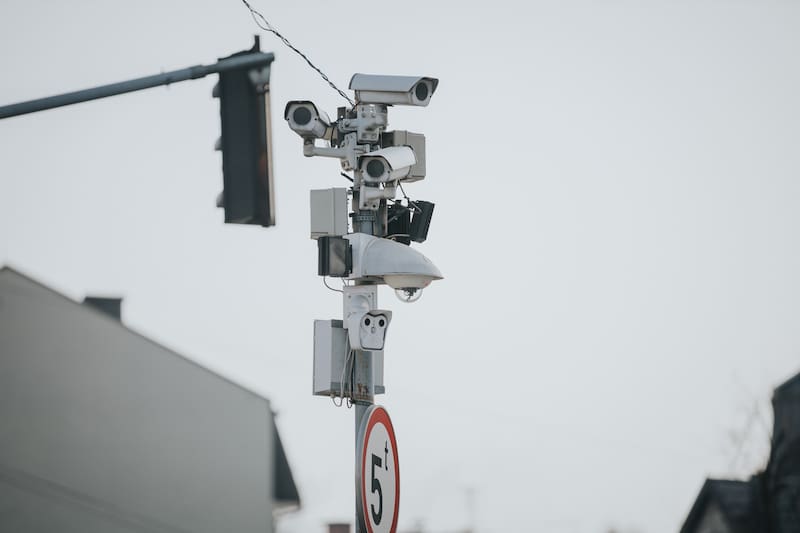 Las autoridades investigan presuntas irregularidades en cámaras de detección automática de infracciones.