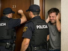 Llama ya a la policía: vecinos ruidosos, multados con 35,000 pesos por no dejarte dormir