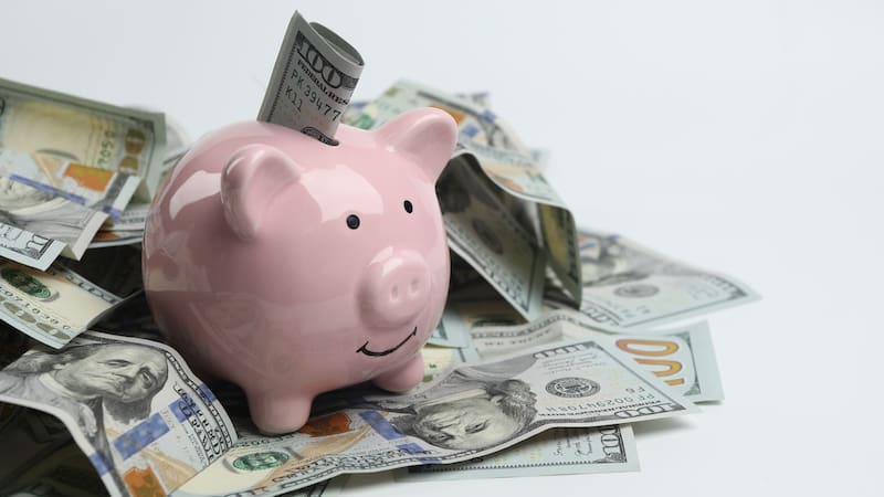 Multarán a las personas que tengan dólares en su casa y no cumplan con este requisito clave. Foto: Shutterstock