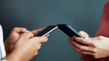 Adiós a los envíos de plata entre amigos y familiares: el SAT multará a quienes transfieran dinero sin respetar esta orden