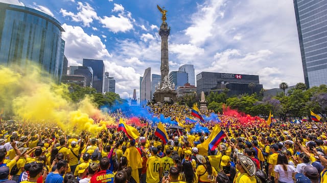 Mundial 2026 | Colombia tiñe de rojo, azul y amarillo el Ángel de la Independencia a horas de su debut mundialista