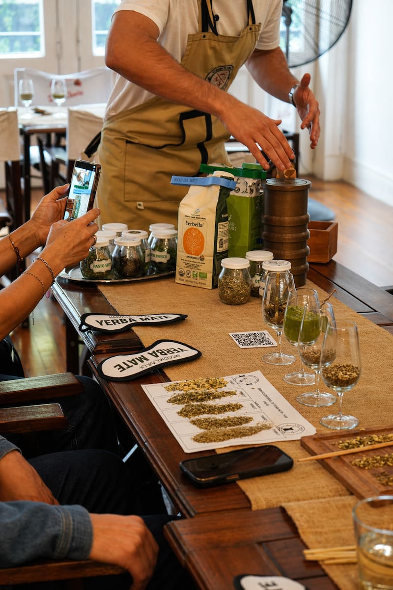 Los jueces evaluarán distintos aspectos de la yerba mate como, por ejemplo, aroma, sabor, percepción. Foto: @mundialyerbamate