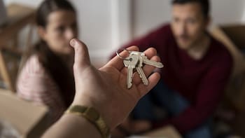 Se despide la Ley de Alquileres | Los propietarios pueden echar a sus inquilinos si el contrato incluye esta cláusula