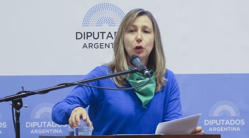 La sorpresa del sondeo aparece en el tercer lugar donde se ubica la diputada nacional Myriam Bregman con el 33%.