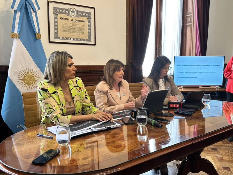 Nadia Márquez, Patricia Bullrich e Ivana Arrascaeta