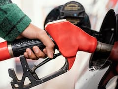 El petróleo baja, pero la nafta y el gasoil no: el cuello de botella que mantiene los precios por las nubes