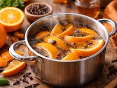 Hervir cáscara de naranja y clavo de olor: para qué sirve y por qué lo recomiendan tanto