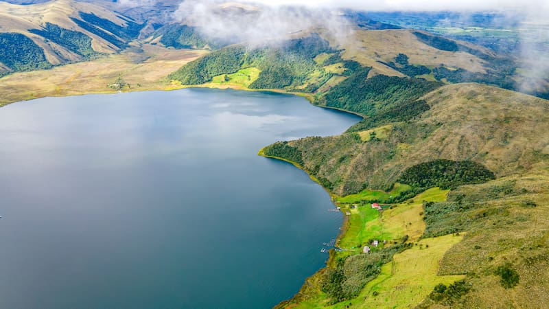 La laguna de La Cocha es uno de los destinos turísticos más singulares del sur de Colombia.