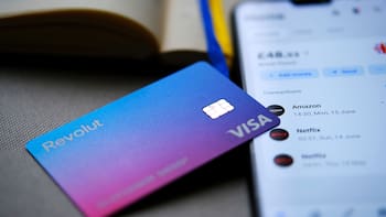 La silenciosa ofensiva de Plata, Revolut y otros neobancos para arrebatarle el ahorro popular a la banca tradicional