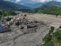 Qué es una riada, la crecida que sorprendió a cientos de peregrinos en Nepal