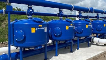 Orbia vuela en Bolsa tras reporte de posible venta de Netafim por 1,400 MDD a empresario chino