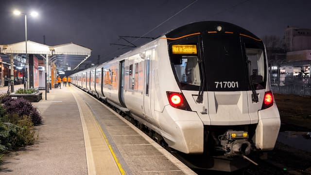 Arranca el primer tren del mundo con sistema de navegación cuántica: reemplazaron el GPS, tiene la última tecnología y es el orgullo del país