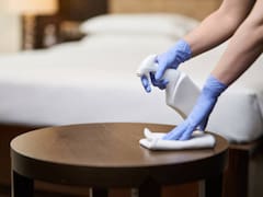 Ni bicarbonato ni limón: el truco casero para devolver el brillo a tus muebles de madera y dejarlos como el primer día