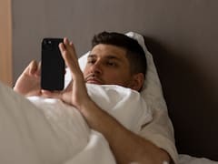 Qué significa que una persona tarde horas en responder mensajes y qué dicen los expertos en psicología