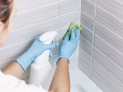 Ni vinagre ni bicarbonato: el truco de limpieza efectivo para eliminar el sarro del inodoro más fácil y rápido