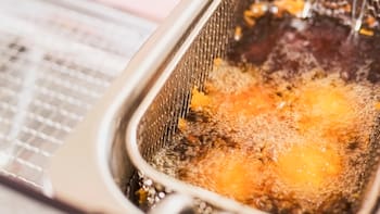 El truco más efectivo para sacar el olor a frito sin productos químicos