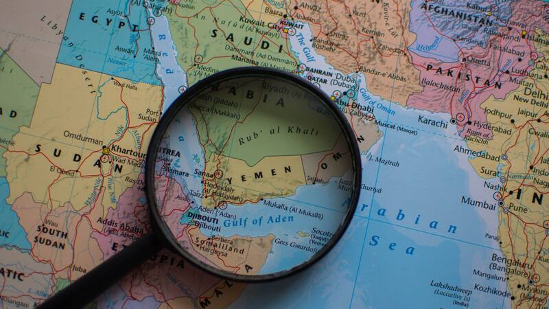 Pese a la inestabilidad política y social, su ubicación en la península arábiga lo favoreció con recursos naturales como petróleo, gas natural y minerales como oro y níquel. Foto: EFE