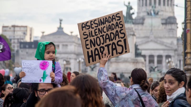 Una masiva movilización de mujeres colma la Plaza del Congreso