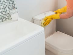 Ni vinagre ni bicarbonato: el ingrediente de limpieza más eficaz para eliminar el sarro de tu inodoro y dejarlo como nuevo