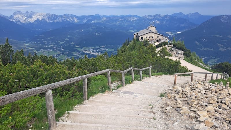 Berchtesgaden, Alemania: El nido del águila (Kehlsteinhaus) es un refugio histórico de montaña encaramado en lo alto del pico Kehlstein en los Alpes bávaros.