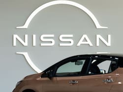 Nissan acelera hacia su salida de la Argentina: un fabricante nacional de motos negocia comprar su operación