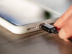 No es con batería portátil: la forma de cargar tu celular cuando no hay electricidad, fácil y rápido