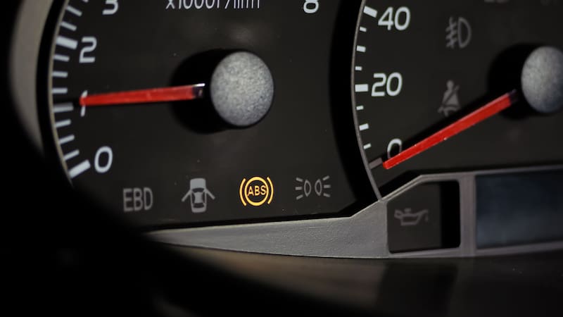 No es por fallas en el motor: la luz del tablero que pocos saben su significado y que te obliga a ir al mecánico urgente para no romper el auto
Fuente: Shutterstock