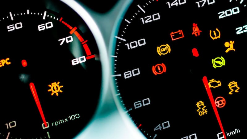 No es por fallas en el motor: la luz del tablero que pocos saben su significado y que te obliga a ir al mecánico urgente para no romper el auto
Fuente: Shutterstock