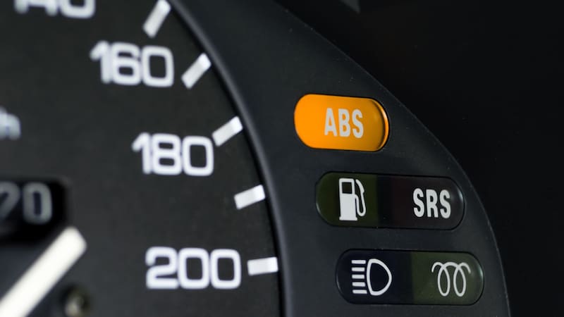 No es por fallas en el motor: la luz del tablero que pocos saben su significado y que te obliga a ir al mecánico urgente para no romper el auto
Fuente: Shutterstock