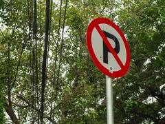 Attention drivers | This is the list of places where it is completely prohibited to park any vehicle, according to the California DMV