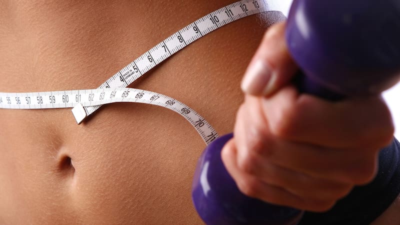 No hace falta morirse de hambre: esta es la mejor forma de perder grasa abdominal, según un nutricionista experto.