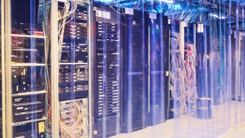 Nokia brinda conectividad para centros de datos, entre otras ramas de negocios.