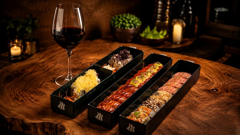 Nomad Sushi (by Antro) · Solo delivery y take away. Cobertura: Belgrano, Núñez, Palermo, Saavedra, Colegiales, Recoleta, Puerto Madero, Villa Urquiza y Vicente López. Pedidos en pedidos.nomadsushi.com.ar. IG @nomadsushi.ba
