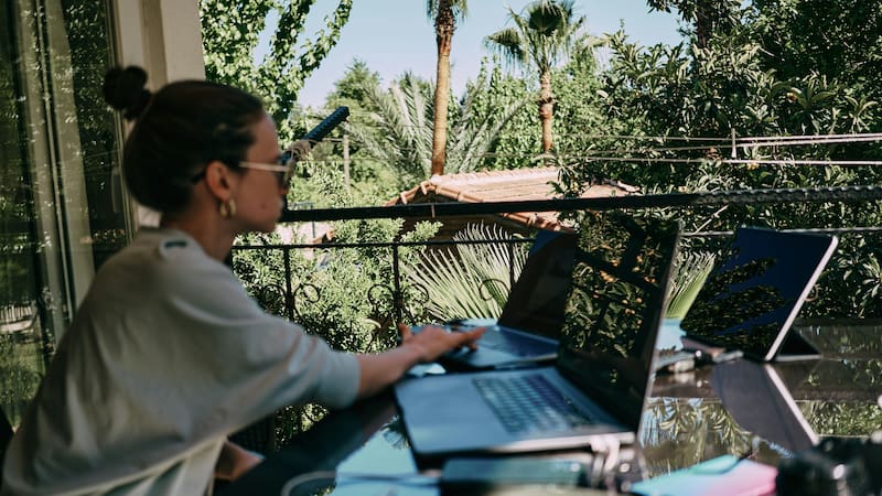 Payoneer busca clientes entre nómadas digitales.