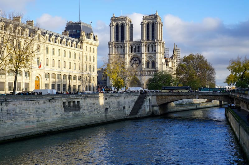 Notre Dame fue vencida por la Catedral de La Plata a principios del mundial (Fuente: Wikimedia Commons)