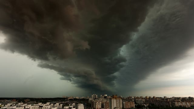 Un arsenal de nubes negras acecha y ya se confirmaron tormentas oscuras en la peor semana: cuáles serán las zonas afectadas