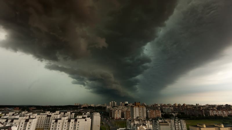 Llega el aire frío polar a Buenos Aires: un frente helado azotará la ciudad con mínimas de 2°C, nubes negras y fuertes lluvias