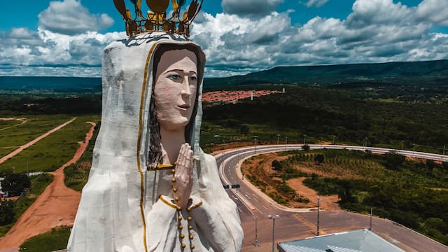 Un país latino construyó el monumento más grande del continente: es más alto que el Cristo Redentor y está ubicado en esta provincia