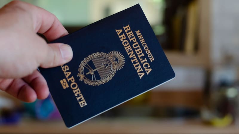 Nuevo Pasaporte 2026: quiénes tienen que renovarlo sí o sí para evitar pasar por fronteras y aeropuertos
Fuente: Archivo