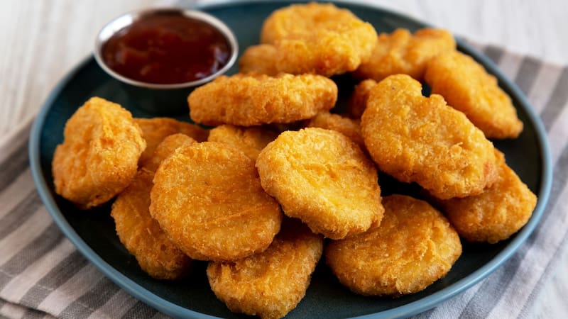 Nuggets de pollo saludables sin harina ni pan rallado y mega crocantes, cómo prepararlos para sorprender en una picada
Fuente: Shutterstock