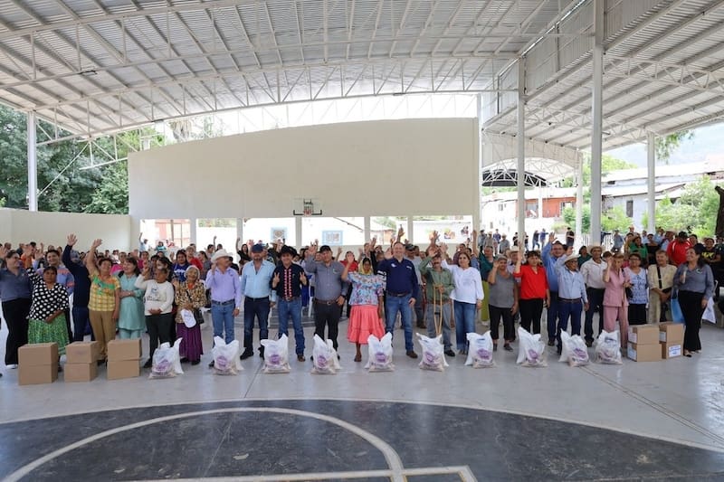 DIF Estatal y la Secretaría de Pueblos y Comunidades Indígenas.