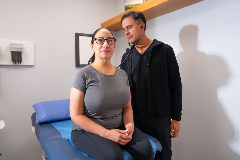 Obesidad y menopausia: factores clave en el riesgo cardiovascular femenino.