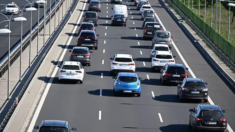 Capufe implementará cierres parciales en carriles específicos para minimizar el impacto en una de las rutas más transitadas del país. Fuente: Shutterstock.