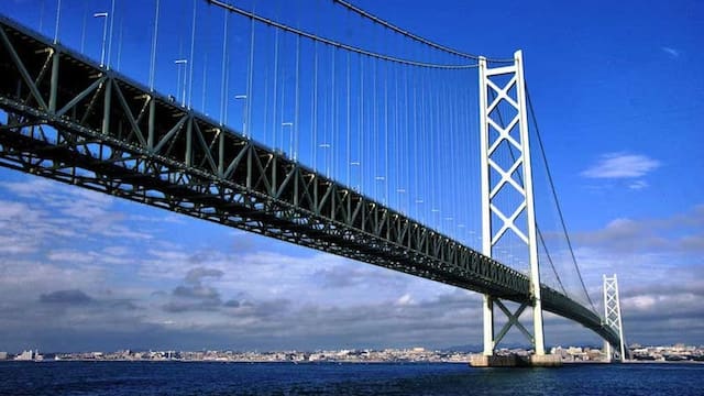 Construyen uno de los puentes colgantes más largos de la región: tendrá más de 11 kilómetros y conectará el destino más elegido por los turistas