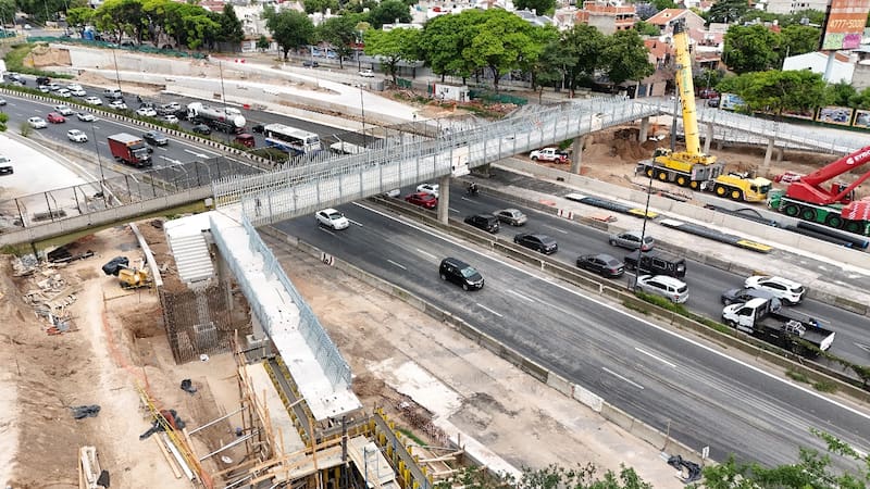 Las obras sobre Autopista Dellepiane avanzan en los primeros tramos de la vía.